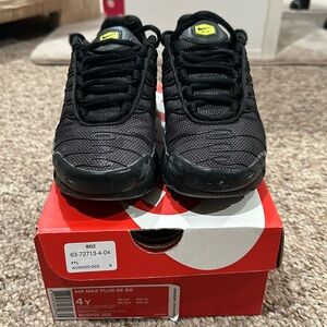 Nike Air Max Plus size 4Y